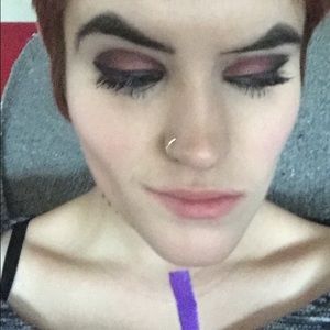 Meet your Posher, Bee