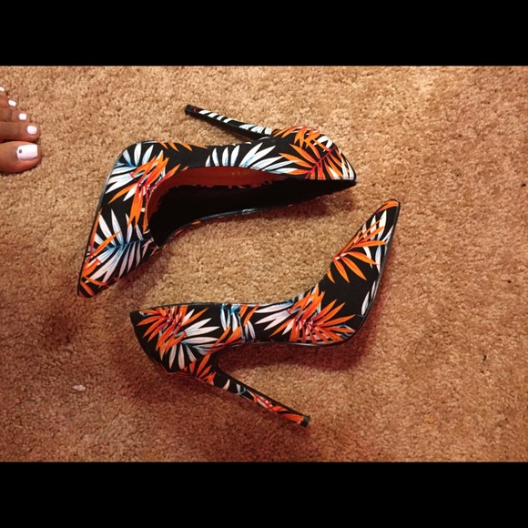 Heels - Picture 1 of 1