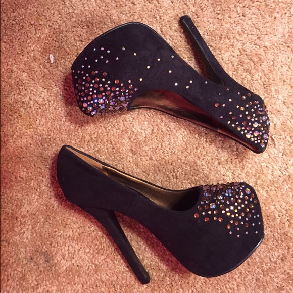 Heels - Picture 1 of 1