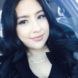 Meet your Posher, Yesenia