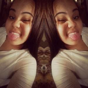 Meet your Posher, Monique