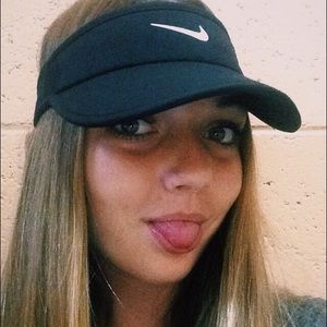 Meet your Posher, Mackenzie