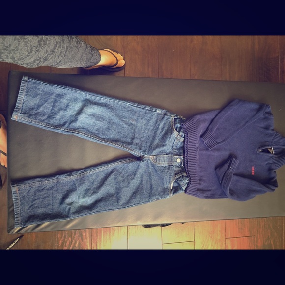 Izod sweater and Jean set - Picture 1 of 3