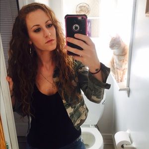 Meet your Posher, Lauren