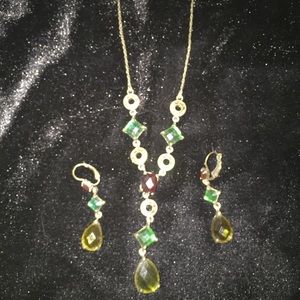 🎉Cute Necklace and Earring Set 🎉