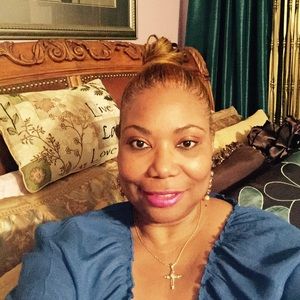 Meet your Posher, Sandra