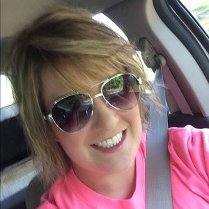 Meet your Posher, Dana