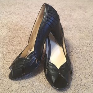 Peep-toe Pumps