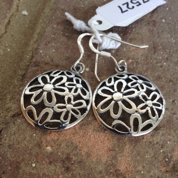 EXCLUSIVE 925 ROUND CIRCLE FLOWER EARRINGS - Picture 2 of 4