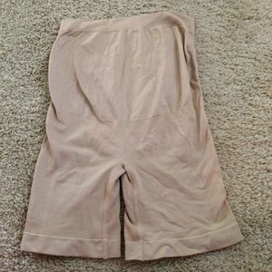 Motherhood Maternity short shaper