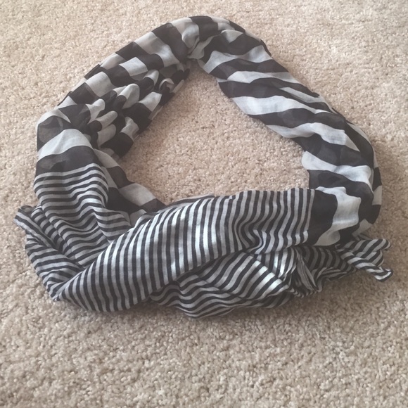 Scarf - Picture 2 of 3