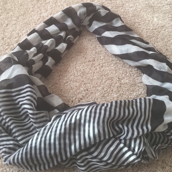 Scarf - Picture 3 of 3