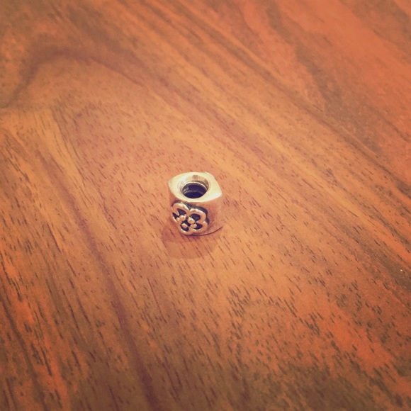 [unavailable] Flower Power Pandora Charm