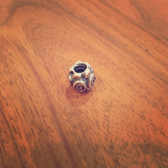 [unavailable] Roses Pandora Charm