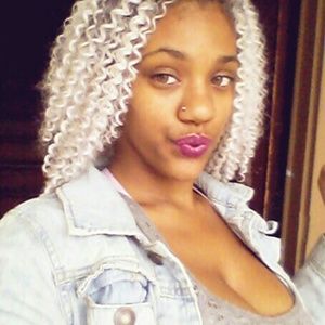 Meet your Posher, Prescious