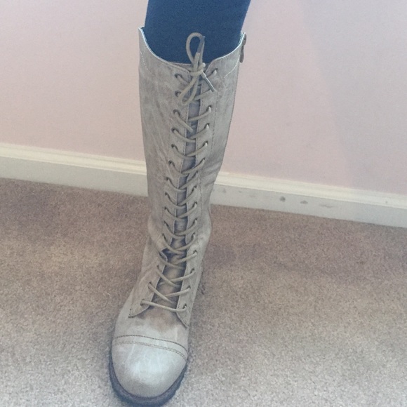 Lace up tan/light Gray boots