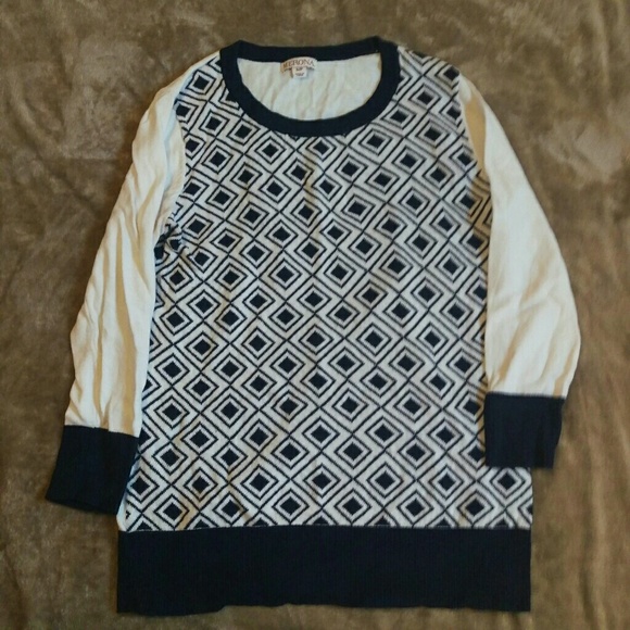 Patterned Sweater - Picture 2 of 2