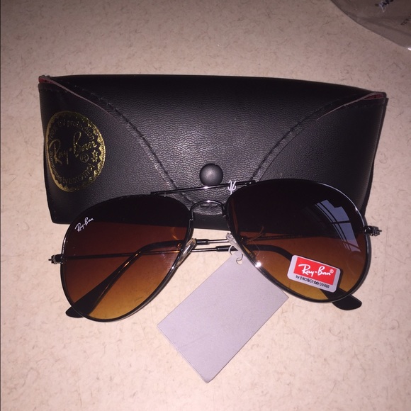 RayBan sunglasses aviators. BRAND NEW with tags