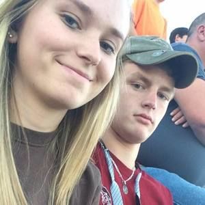 Meet your Posher, Kenzie