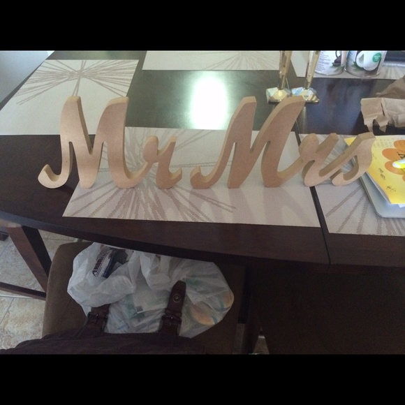 Mr and Mrs sign-- spray painted grey. - Picture 1 of 1