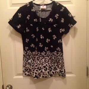 💖White Cross Scrub Top 💖