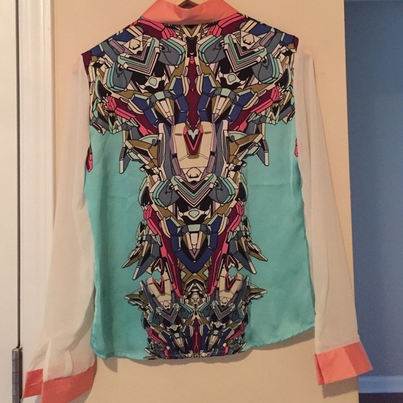 Transformer Blouse (size says M but fits like a S) - Picture 2 of 3