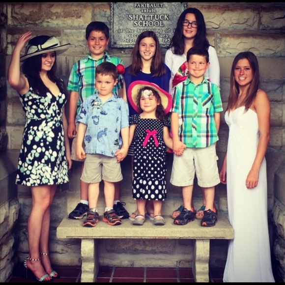 Meet your Posher, Lori - Picture 2 of 3