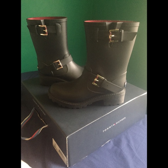 SALE✨✨ Tommy hilfiger rainboots.