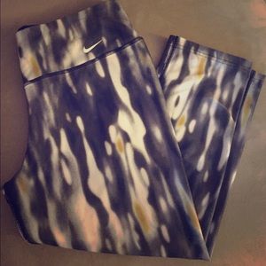 Nike Legend Tight fit Capri