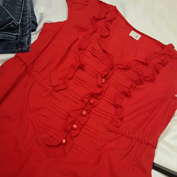 Edme  and esyllte adorable red top - Picture 2 of 4