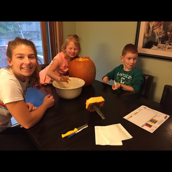 Meet your Posher, Crista ๐๐ - Picture 3 of 4