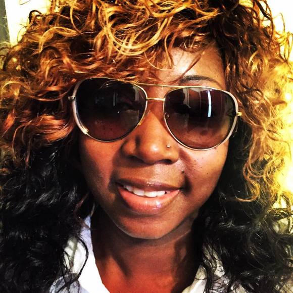 Meet your Posher, Darnelle - Picture 1 of 1