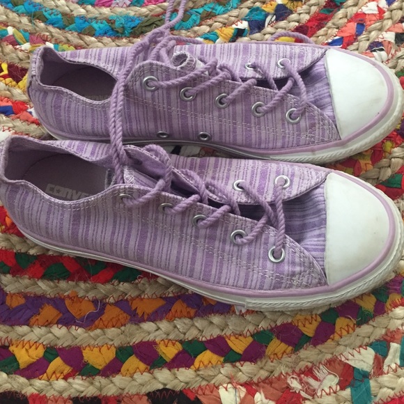 Girls purple and white stripe shimmer Converse - Picture 3 of 3