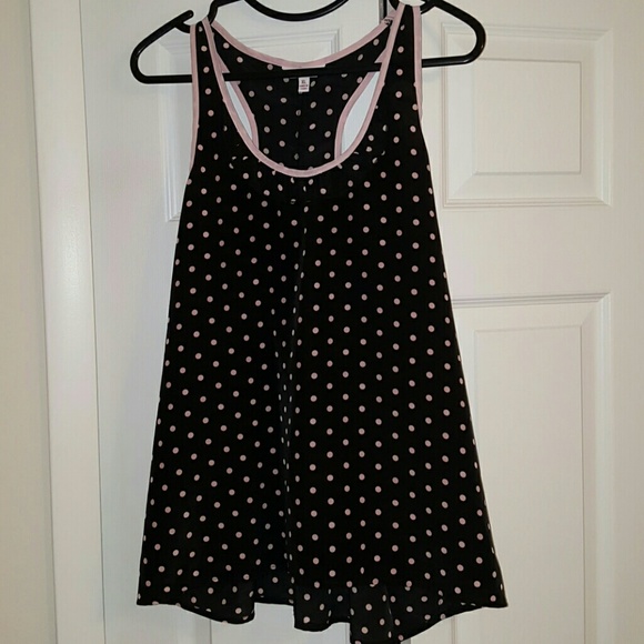 Sleeveless  Polka-dot blouse