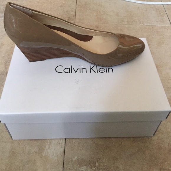 Calvin Klein Saxton Wedges