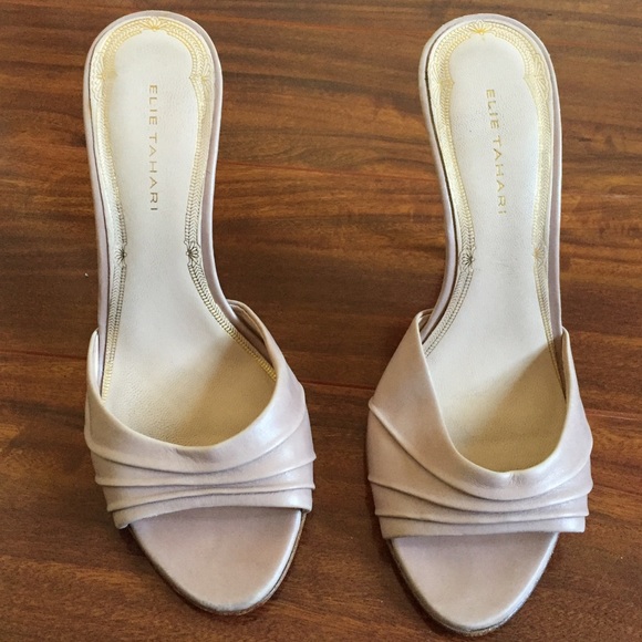 Ellie Tahari pinkish heels