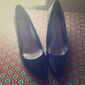 Nine West wedge black like new size 8