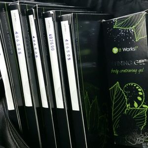 It works 1 DEFINING GEL & 1 - 4 PK OF WRAPS