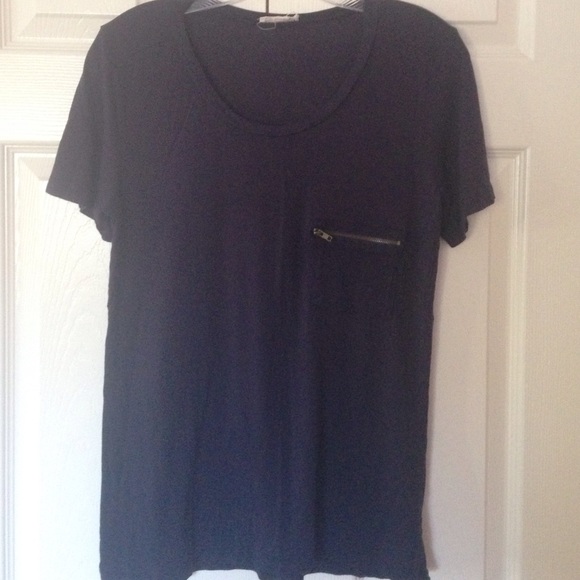 Navy tee with zipper pocket. Size M