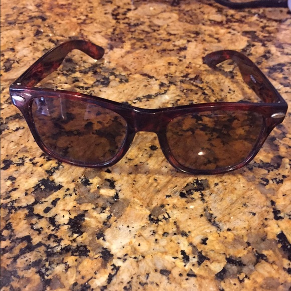 Tortoise shell glasses - Picture 3 of 3