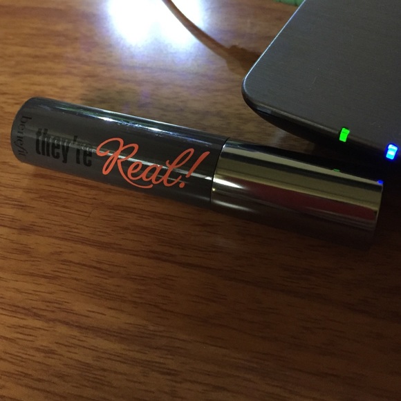 ❤️SOLD❤️Benefit they're real! Mascara