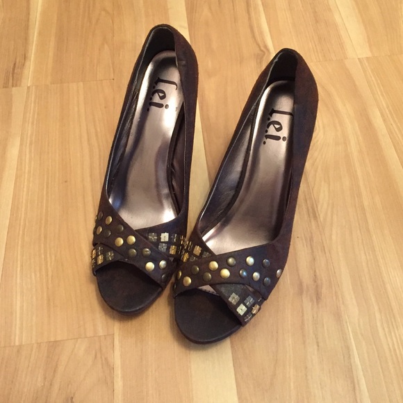 Like new peep toe pumps - Picture 1 of 2