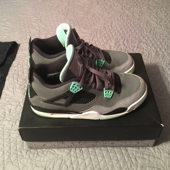 Green Glow 4's - Picture 4 of 4