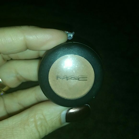 ..Mac concealer