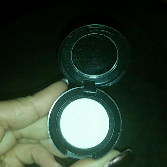 Mac eyeshadow - Picture 2 of 3