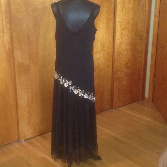 DONATED  Beautiful Summer gown - Picture 4 of 4