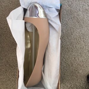 Nude/silver leather flat