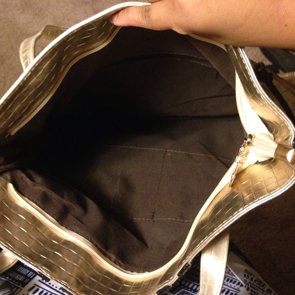 Purse - Picture 2 of 2