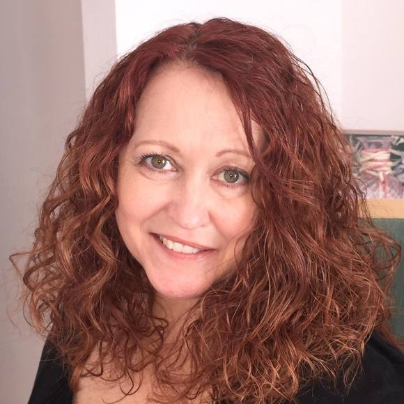 Meet your Posher, Treia