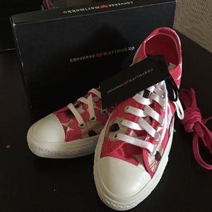 Marimekko Converse/Chuck Taylor pink/white sz 7.5